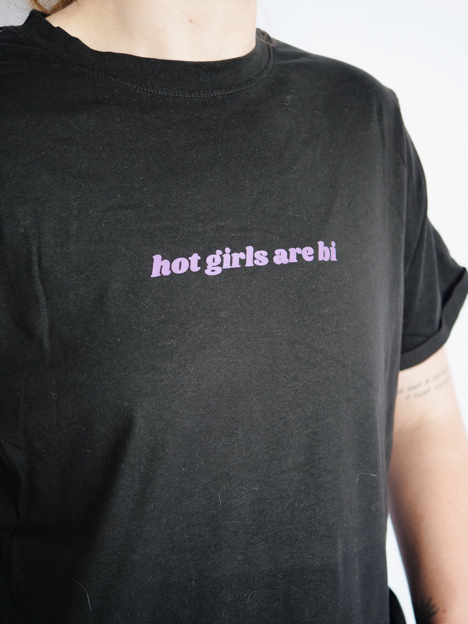 HOT GIRLS ARE BI - M