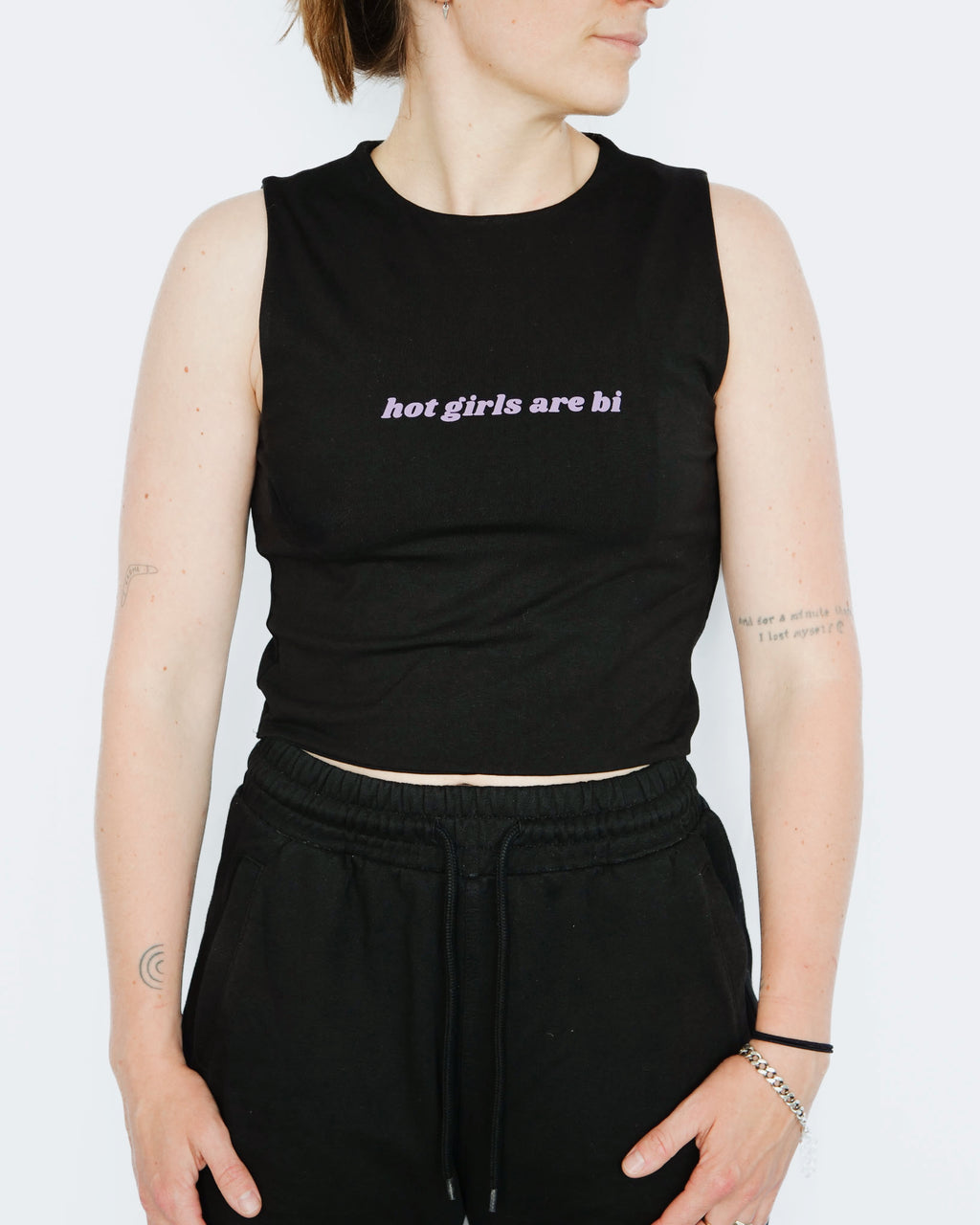 HOT GIRLS ARE BI - L