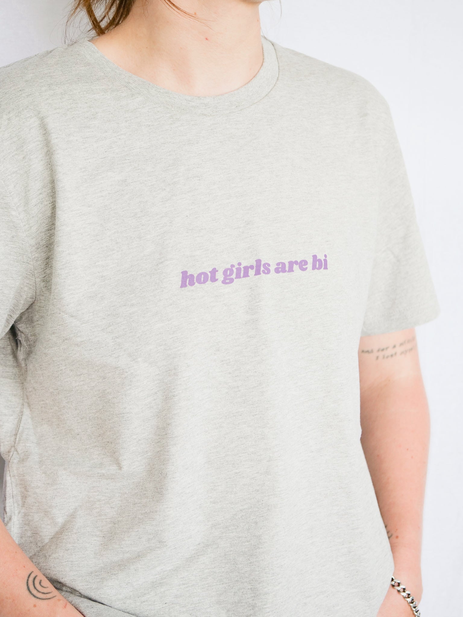 HOT GIRLS ARE BI - M