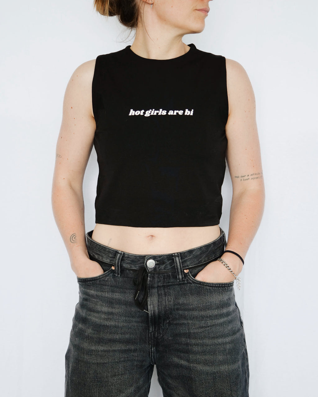 HOT GIRLS ARE BI - M