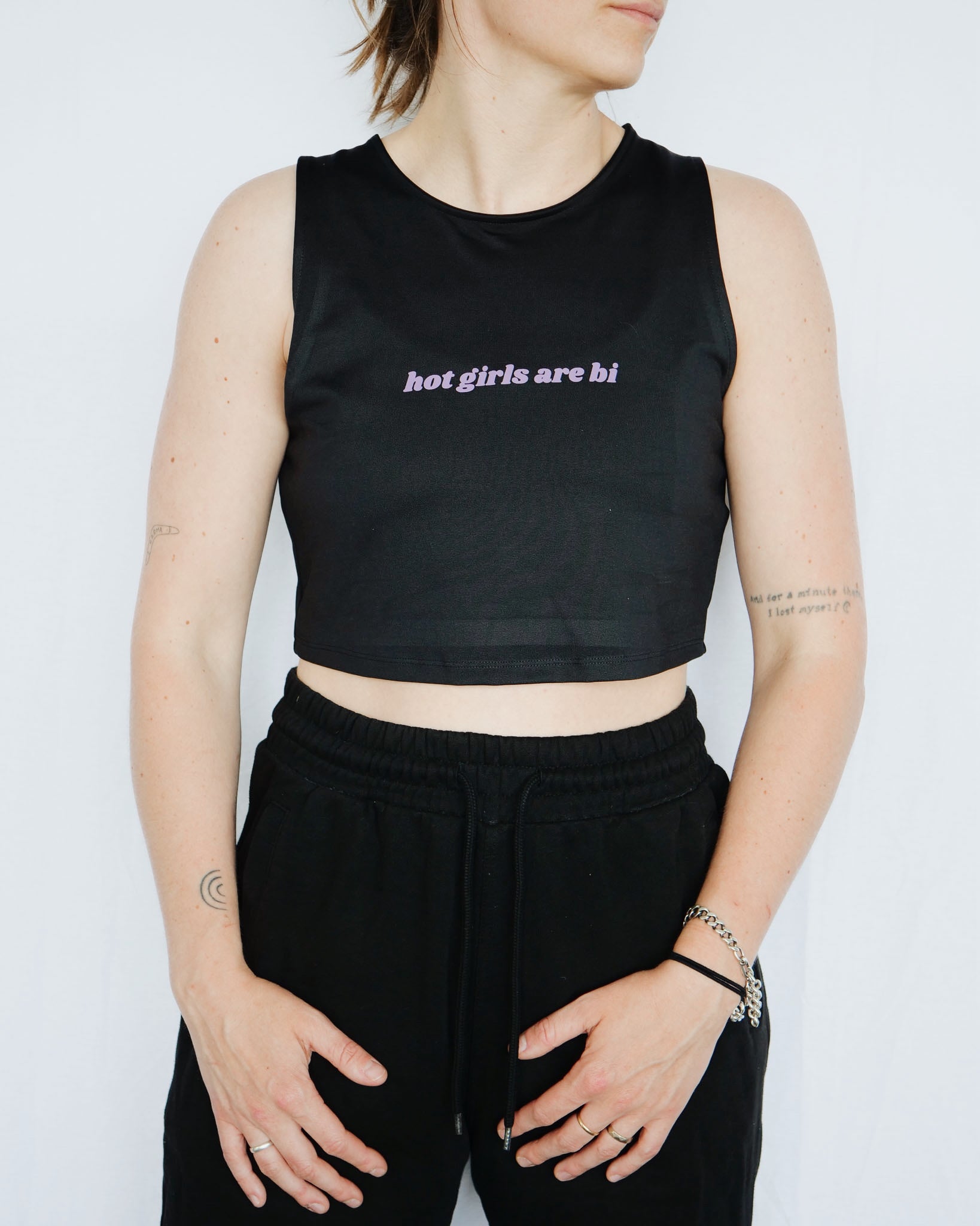 HOT GIRLS ARE BI - M